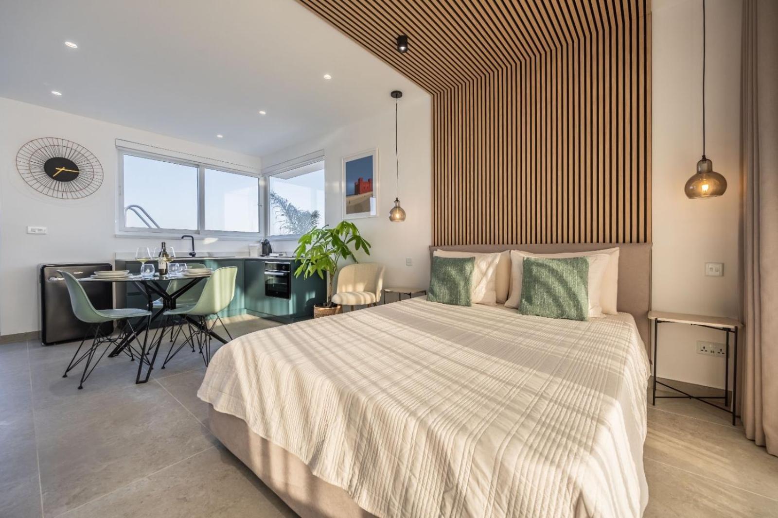 Penthouse In With Private Pool & Large Terraces *