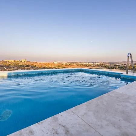 Penthouse In Mellieha With Private Pool & Large Terraces Apartment Exterior photo