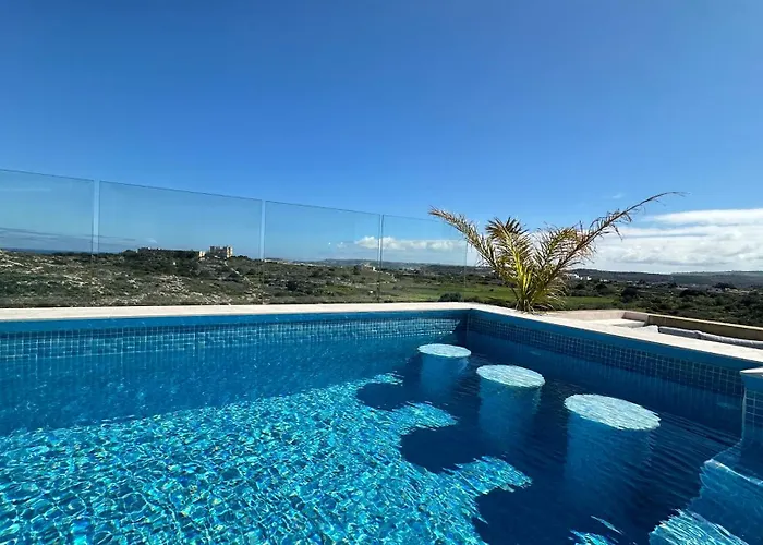 Penthouse In Mellieha With Private Pool & Large Terraces