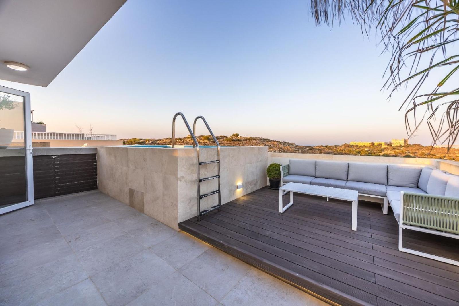 Penthouse In With Private Pool & Large Terraces Апартаменты *