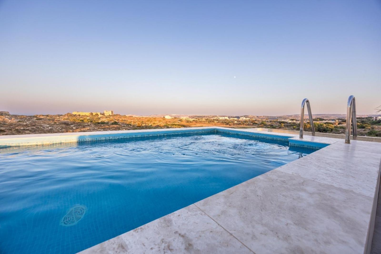 Penthouse In With Private Pool & Large Terraces Апартаменты Меллиеха