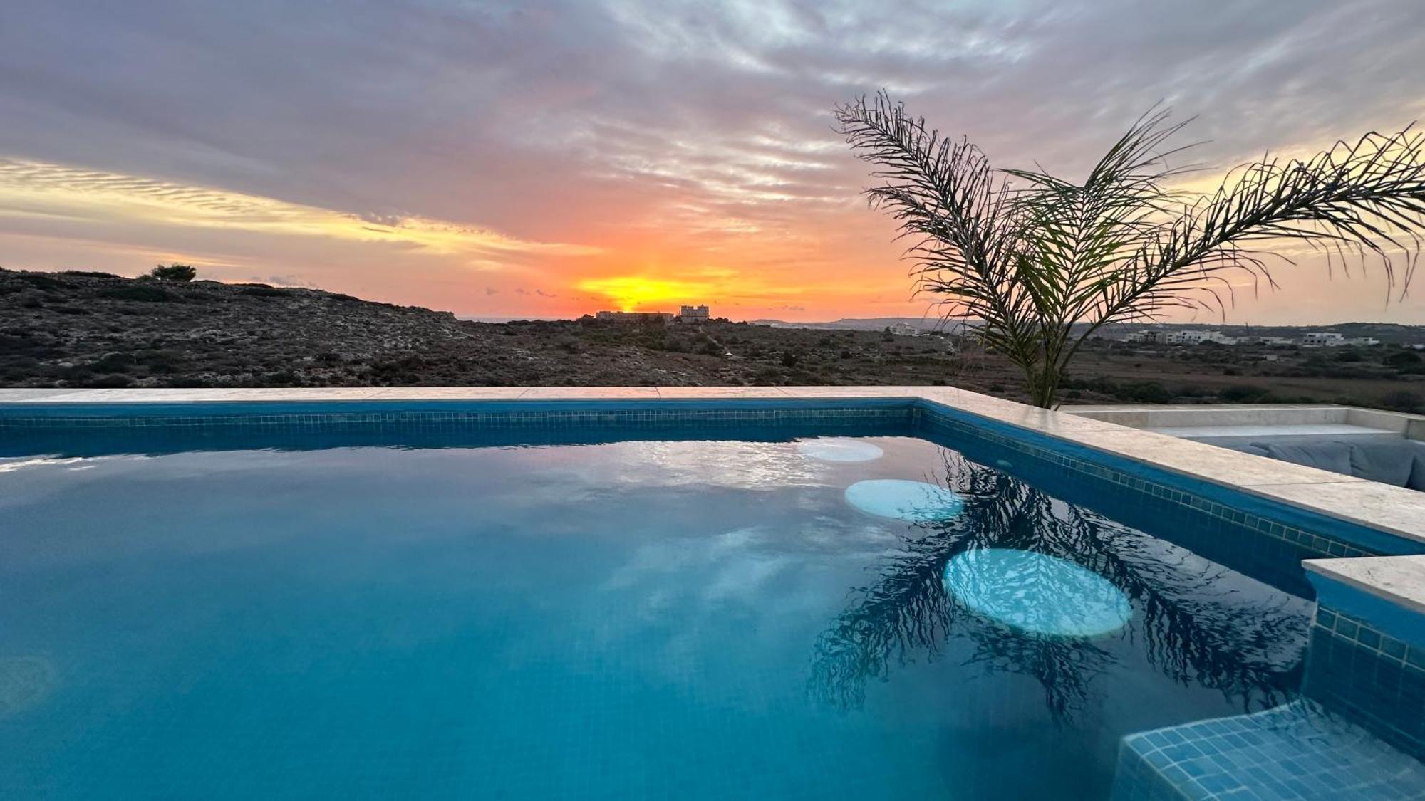 Penthouse In With Private Pool & Large Terraces Апартаменты